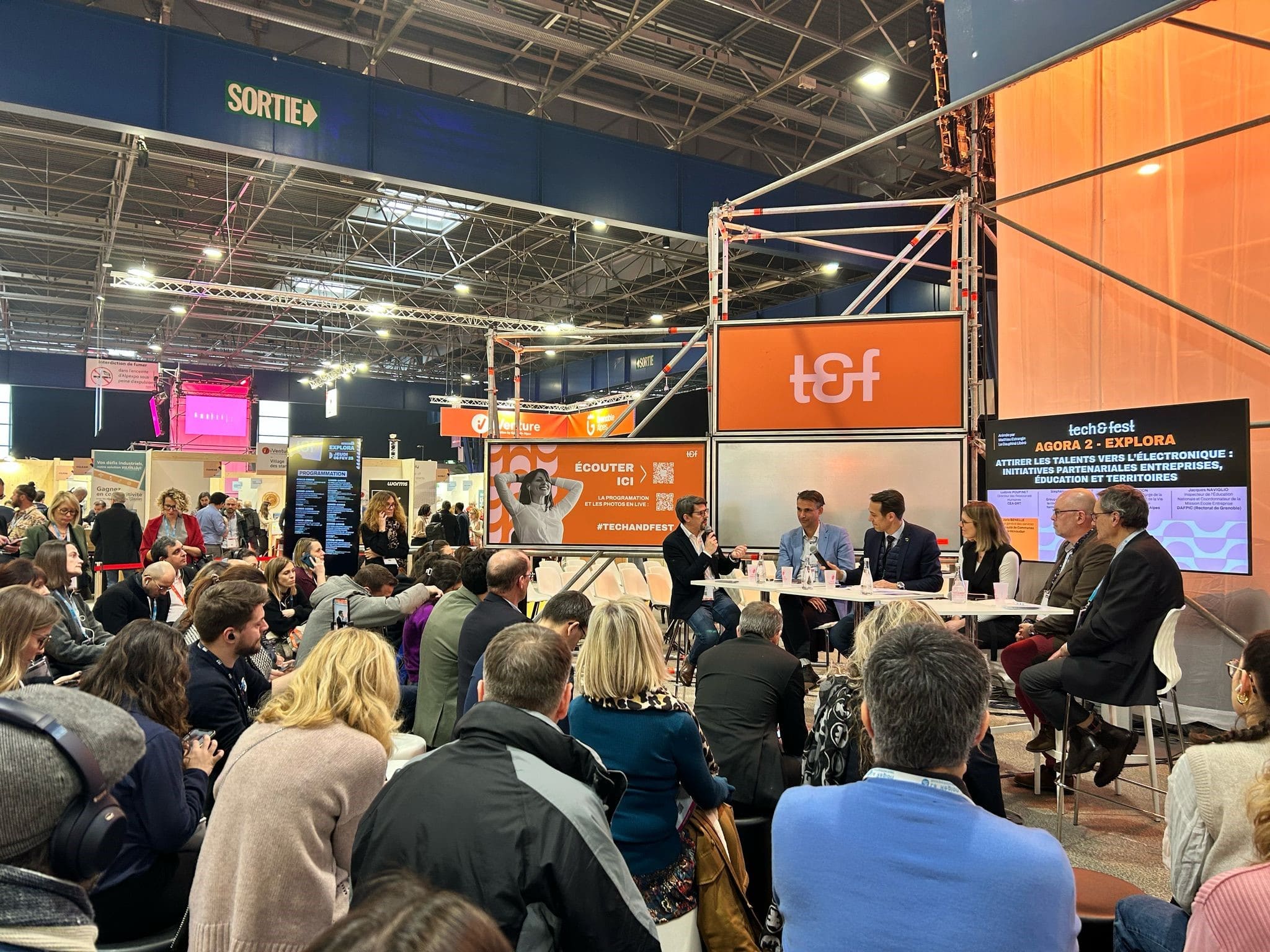 Photo de la table ronde : Attirer les talents vers l'électronique